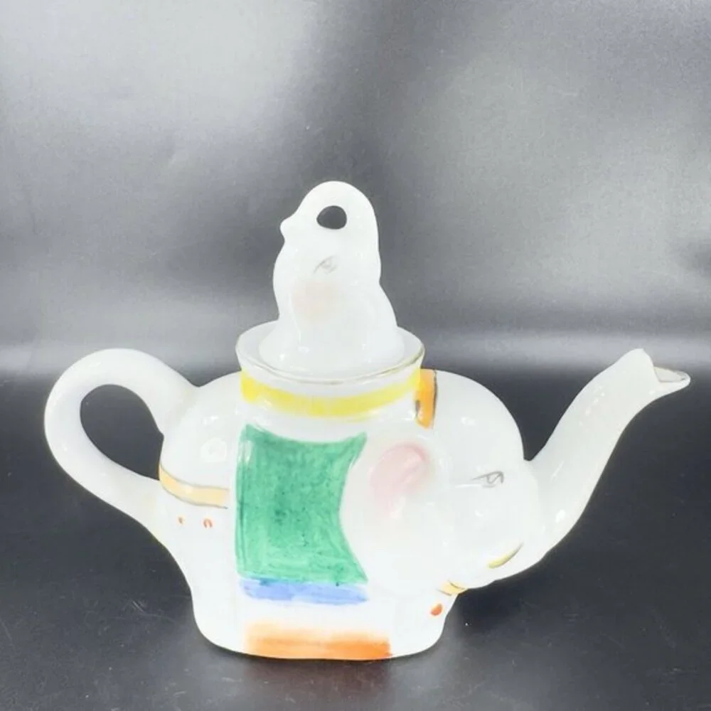 Vintage Pier 1 Ceramic Elephant Shape‎ Carafe Teapot With Lid Oriental Style VTG